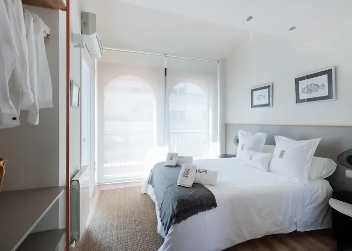 Petit Luxe Tobella Dreta * Terrassa