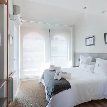 Petit Luxe Tobella Dreta * Terrassa