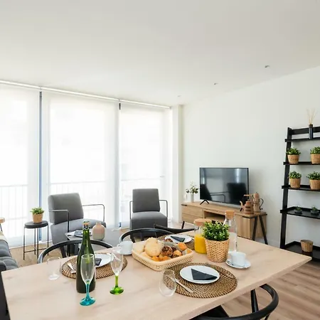 Apartment Petit Luxe Tobella Dreta *